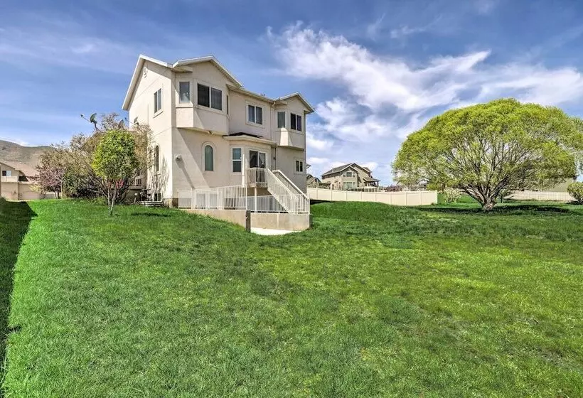 Mtn View Home: Across From Lake + 30 Mi To Skiing!