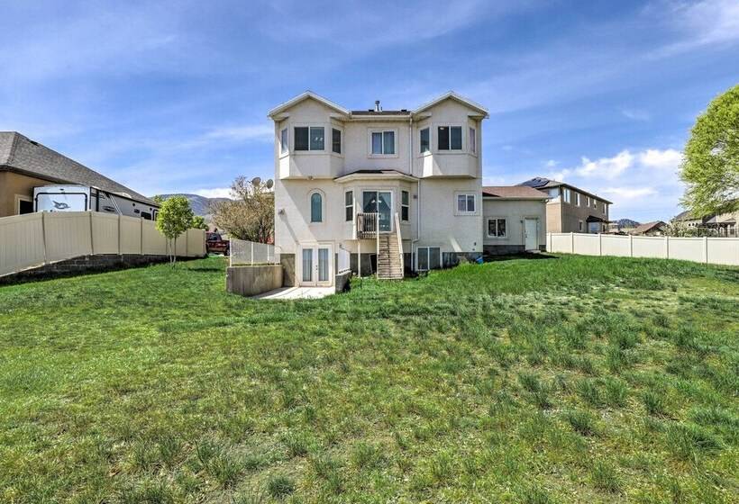 Mtn View Home: Across From Lake + 30 Mi To Skiing!