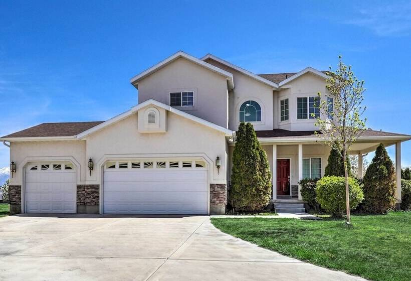 Mtn View Home: Across From Lake + 30 Mi To Skiing!