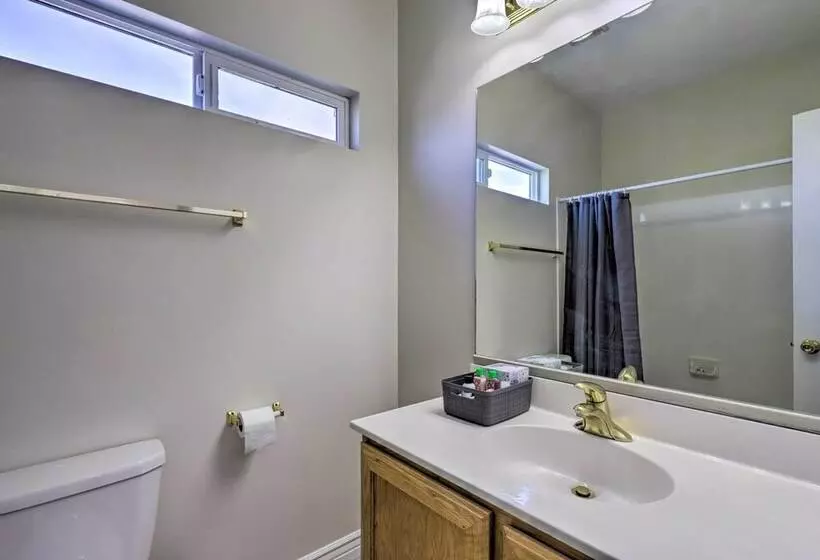 Mtn View Home: Across From Lake + 30 Mi To Skiing!