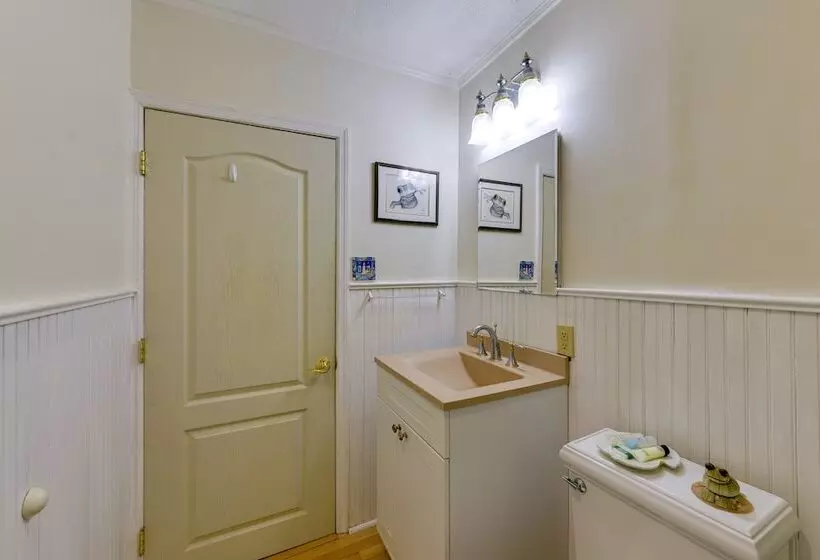 New Jersey Cottage W/ Grill   Short Walk To Beach!