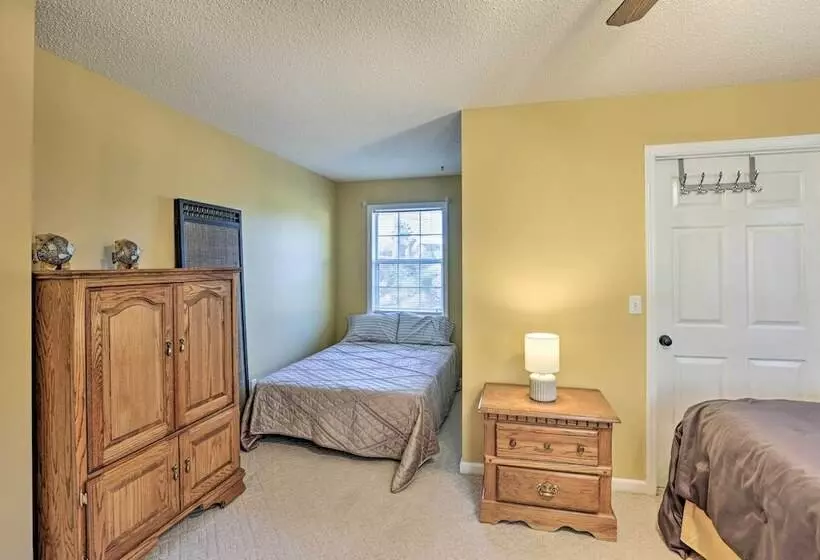 Pet Friendly Lakeside Retreat W/ Dock!