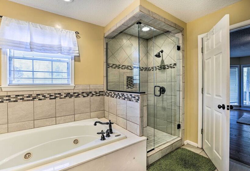 Pet Friendly Lakeside Retreat W/ Dock!