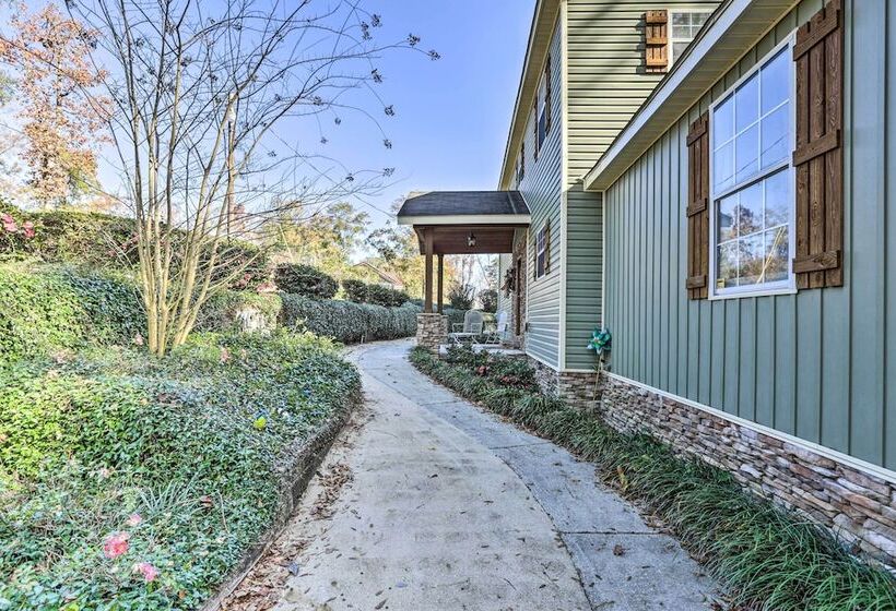 Pet Friendly Lakeside Retreat W/ Dock!