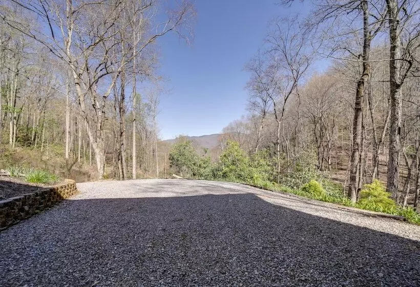Peaceful Sylva Cabin W/ Mtn Views & Creek!