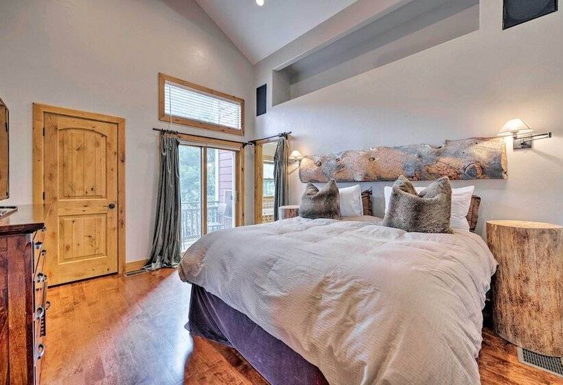 Quiet Park City Home W/ Hot Tub Walk To Main St!