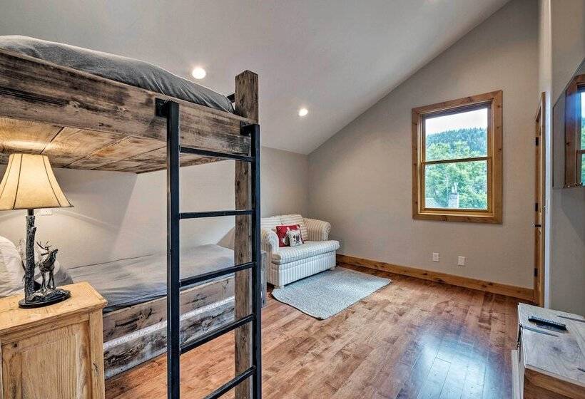 Quiet Park City Home W/ Hot Tub Walk To Main St!