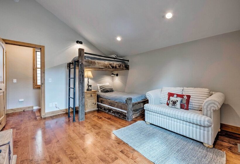 Quiet Park City Home W/ Hot Tub Walk To Main St!