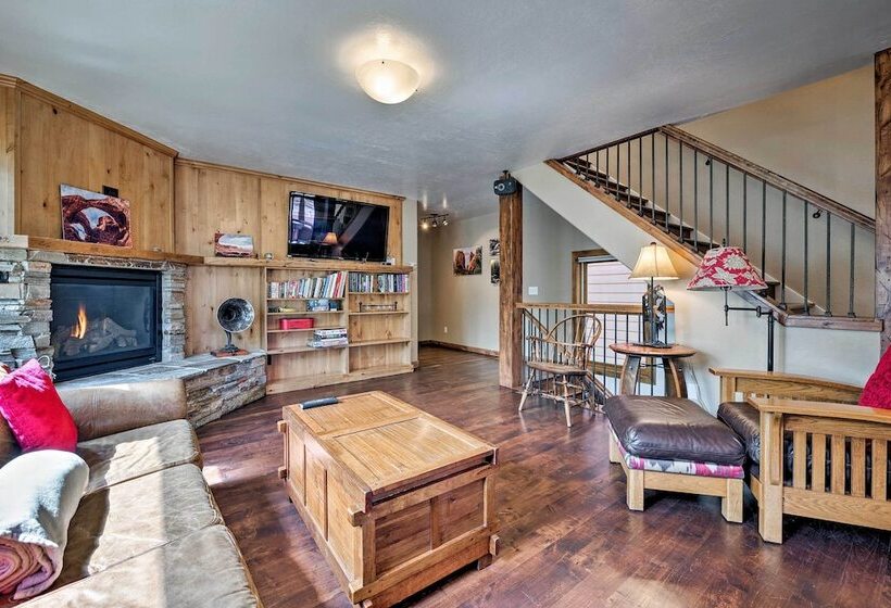 Quiet Park City Home W/ Hot Tub Walk To Main St!