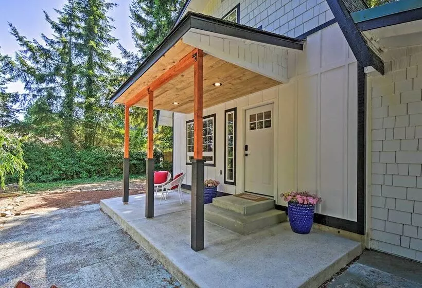 Quaint Lake Cushman Cottage W/ Private Access!