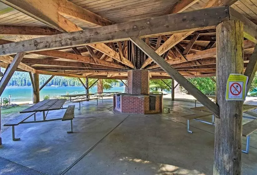 Quaint Lake Cushman Cottage W/ Private Access!