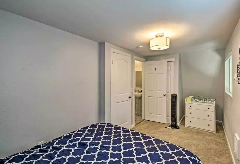 Quaint Lake Cushman Cottage W/ Private Access!