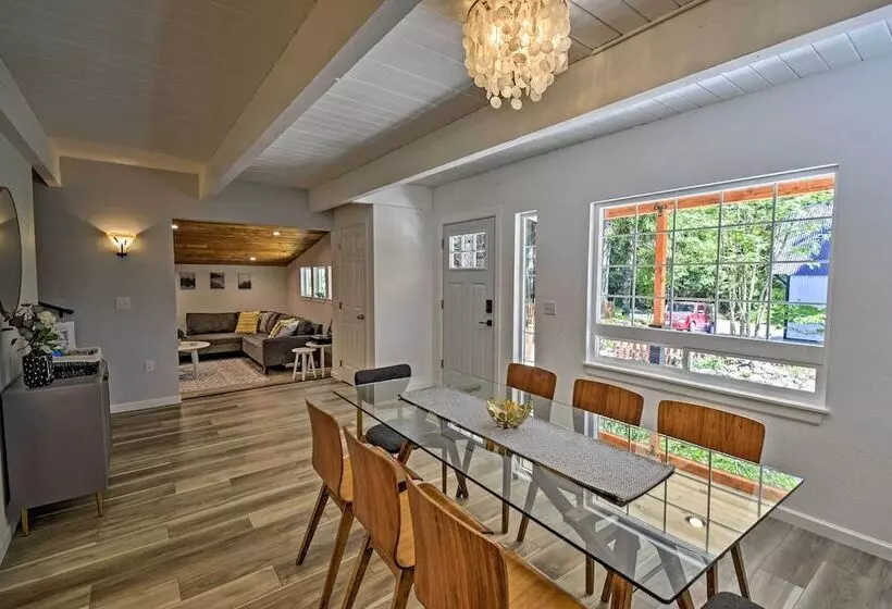 Quaint Lake Cushman Cottage W/ Private Access!