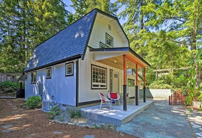 Quaint Lake Cushman Cottage W/ Private Access!