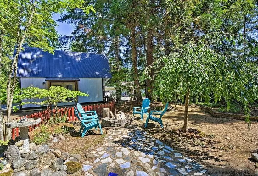 Quaint Lake Cushman Cottage W/ Private Access!