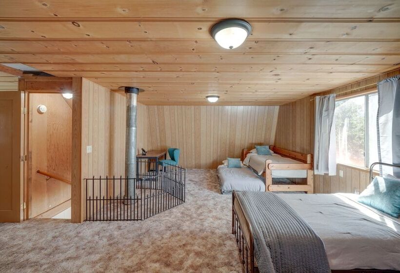Quiet Sequoia National Forest Cabin W/ Fireplace