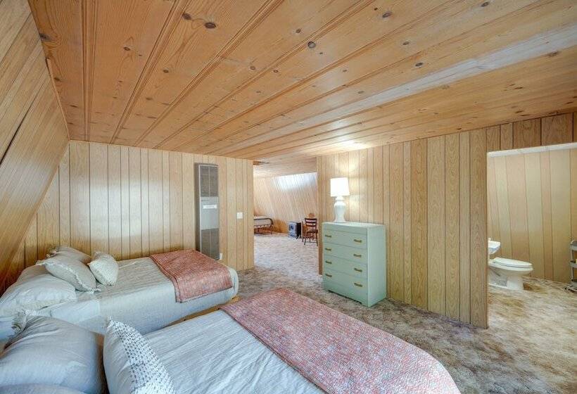 Quiet Sequoia National Forest Cabin W/ Fireplace