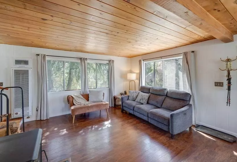 Quiet Sequoia National Forest Cabin W/ Fireplace