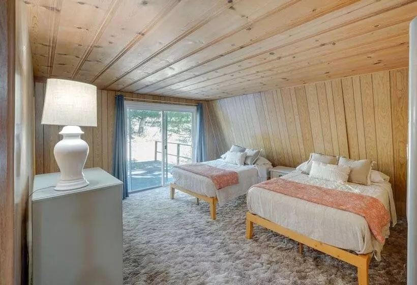 Quiet Sequoia National Forest Cabin W/ Fireplace