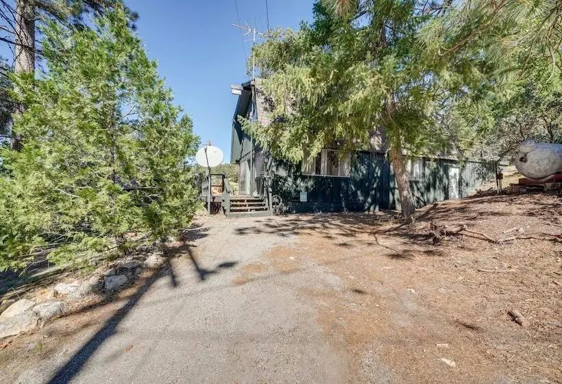 Quiet Sequoia National Forest Cabin W/ Fireplace