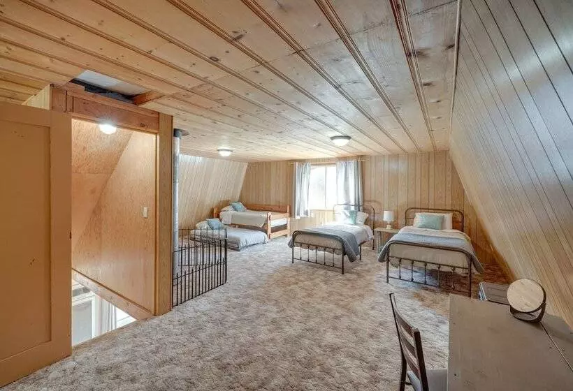Quiet Sequoia National Forest Cabin W/ Fireplace