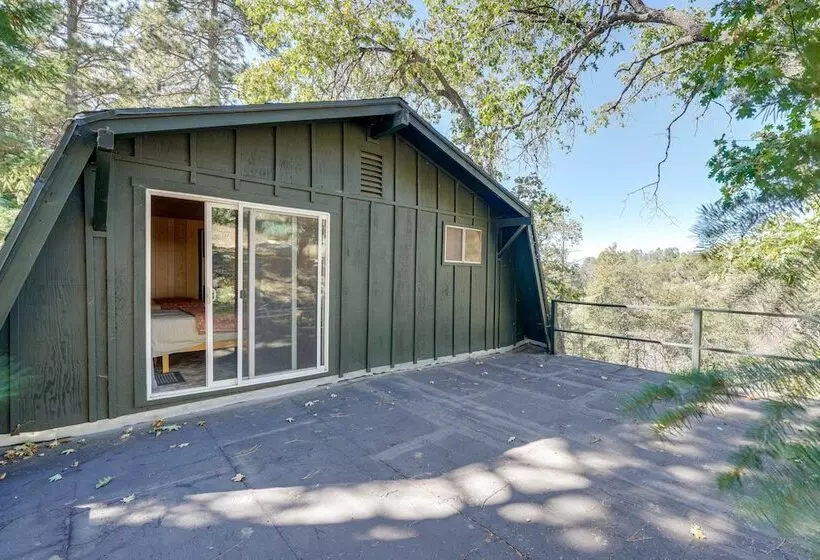 Quiet Sequoia National Forest Cabin W/ Fireplace