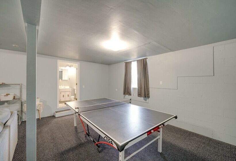 Quiet Sequoia National Forest Cabin W/ Fireplace