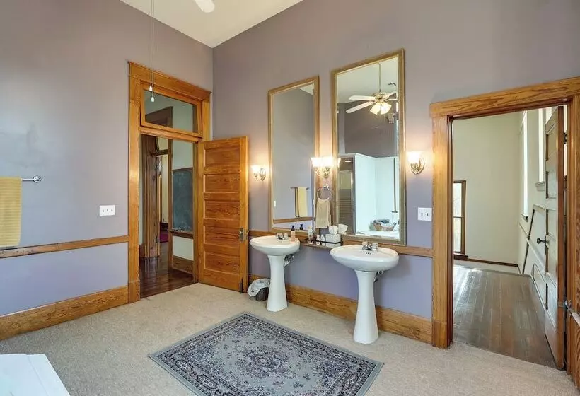 Renovated Schoolhouse W/ Piano & Private Deck!