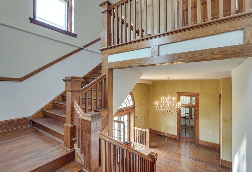 Renovated Schoolhouse W/ Piano & Private Deck!