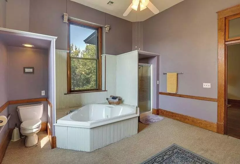 Renovated Schoolhouse W/ Piano & Private Deck!