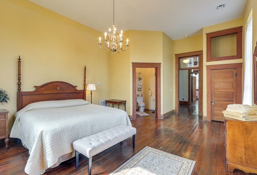 Renovated Schoolhouse W/ Piano & Private Deck!