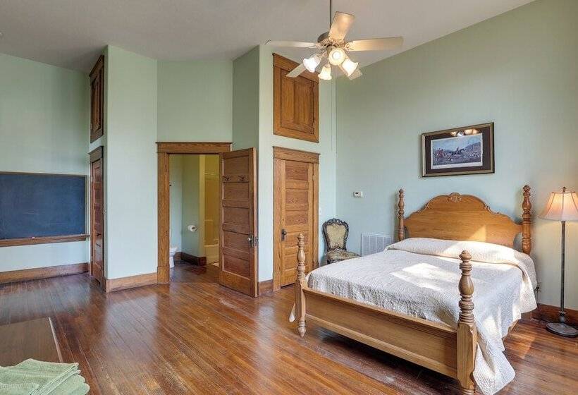 Renovated Schoolhouse W/ Piano & Private Deck!