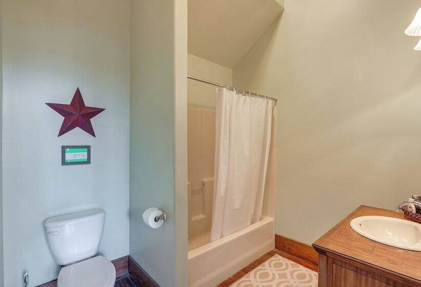 Renovated Schoolhouse W/ Piano & Private Deck!