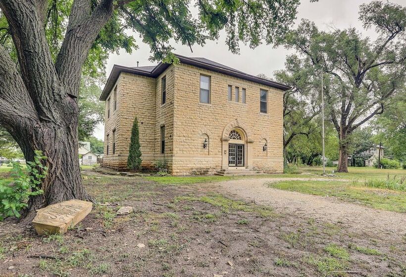 Renovated Schoolhouse W/ Piano & Private Deck!