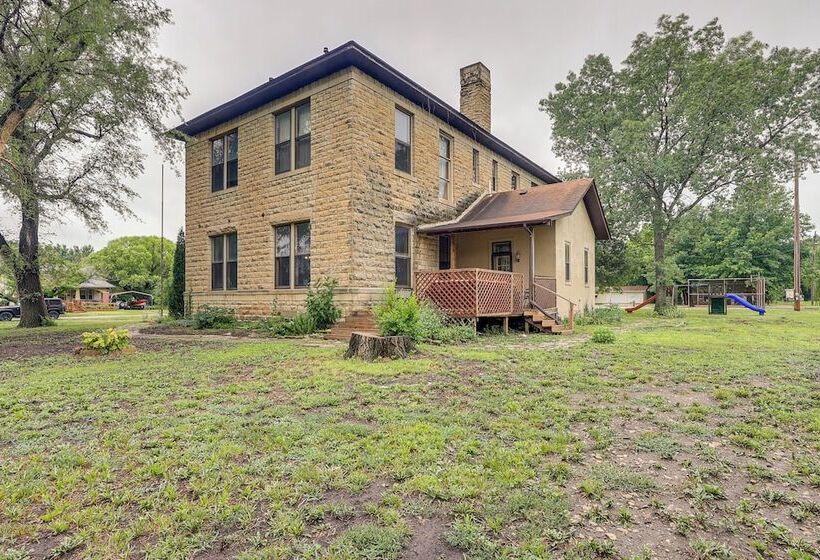 Renovated Schoolhouse W/ Piano & Private Deck!