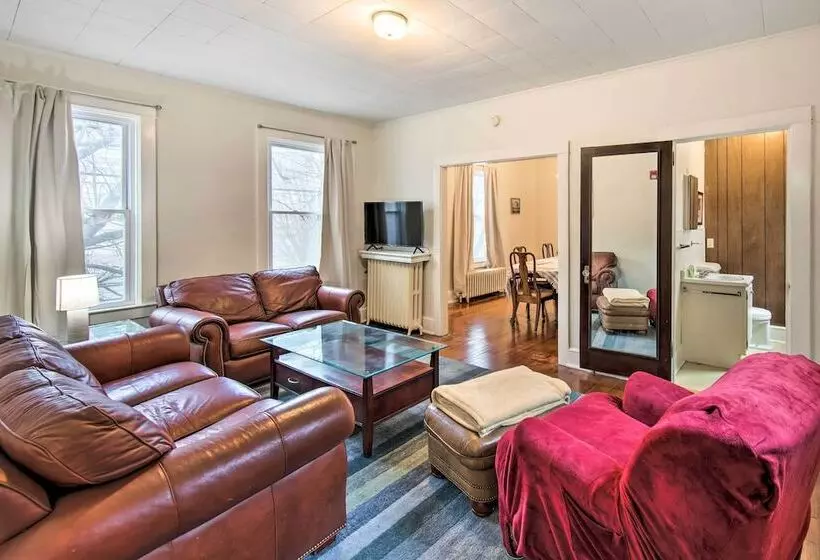 Roomy Lancaster Home: Walk To Dtwn & Hospital