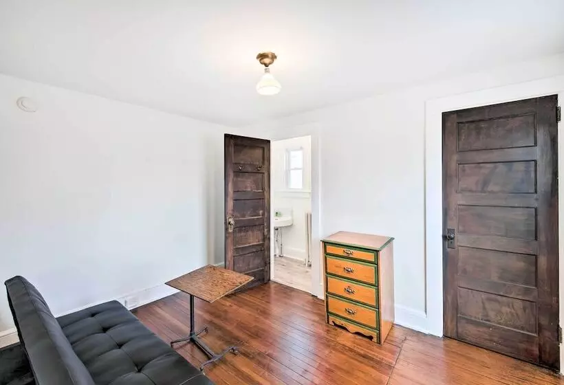 Roomy Lancaster Home: Walk To Dtwn & Hospital