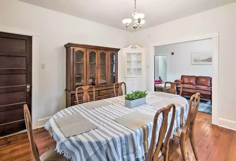 Roomy Lancaster Home: Walk To Dtwn & Hospital