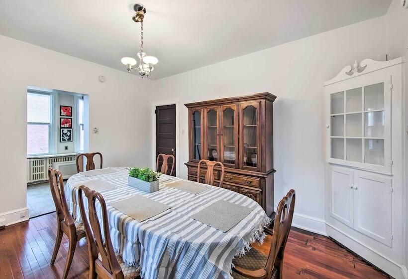 Roomy Lancaster Home: Walk To Dtwn & Hospital
