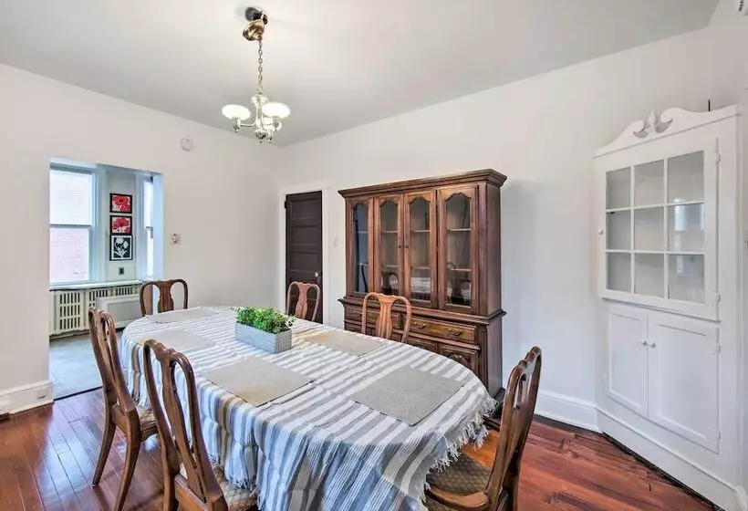 Roomy Lancaster Home: Walk To Dtwn & Hospital