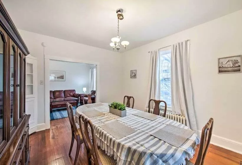 Roomy Lancaster Home: Walk To Dtwn & Hospital