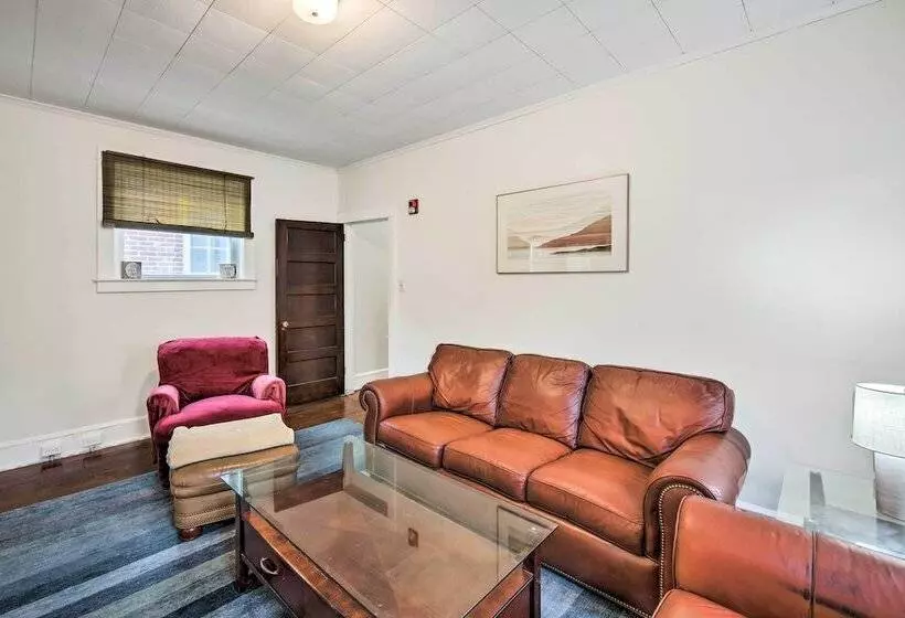 Roomy Lancaster Home: Walk To Dtwn & Hospital