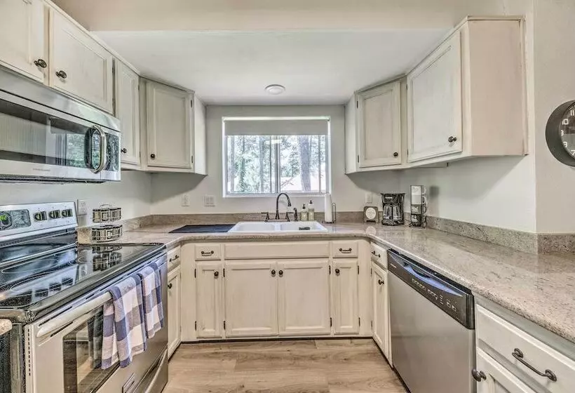Central Ruidoso Retreat W/ Deck & Game Room!