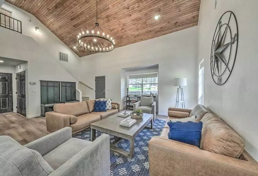 Central Ruidoso Retreat W/ Deck & Game Room!