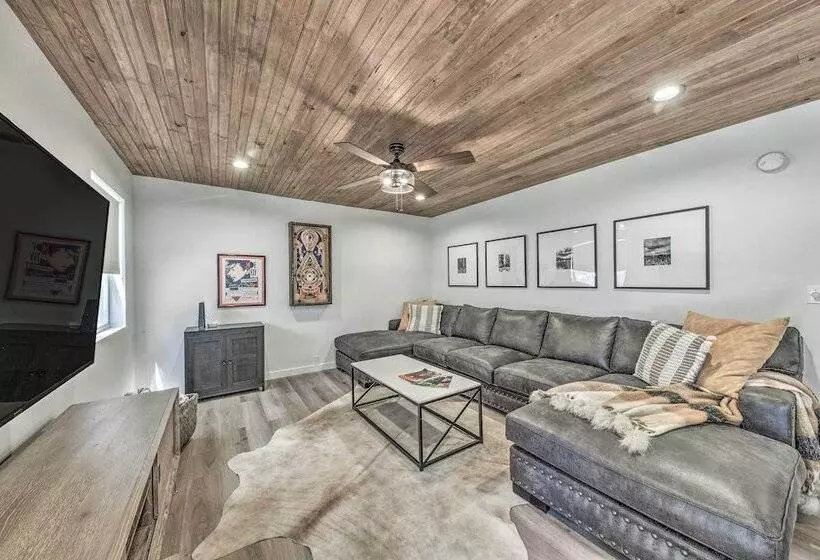 Central Ruidoso Retreat W/ Deck & Game Room!