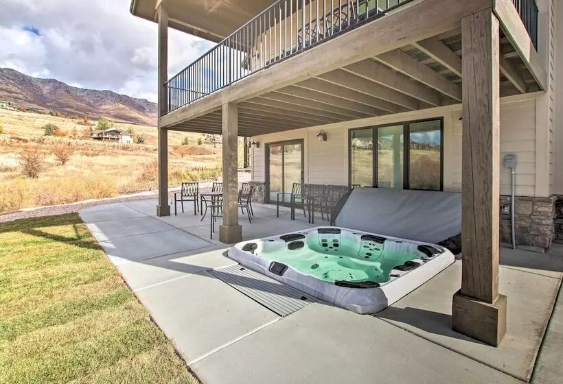 Scenic Eden Gem W/ Hot Tub ~ 6 Mi To Ski Area