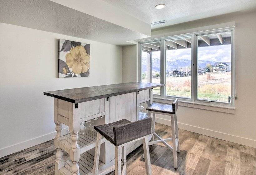 Scenic Eden Gem W/ Hot Tub ~ 6 Mi To Ski Area