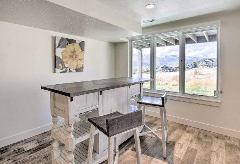 Scenic Eden Gem W/ Hot Tub ~ 6 Mi To Ski Area