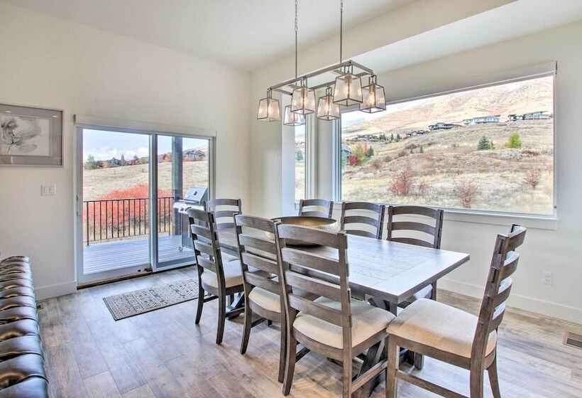 Scenic Eden Gem W/ Hot Tub ~ 6 Mi To Ski Area