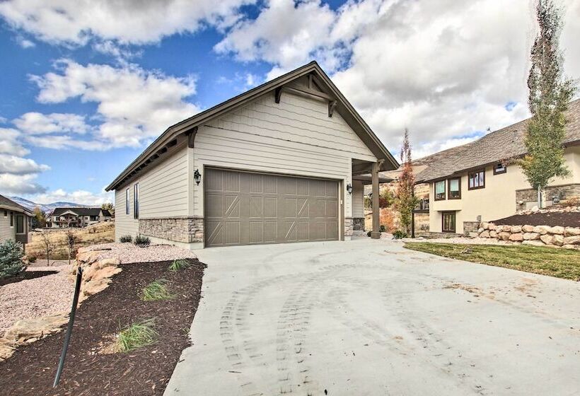 Scenic Eden Gem W/ Hot Tub ~ 6 Mi To Ski Area